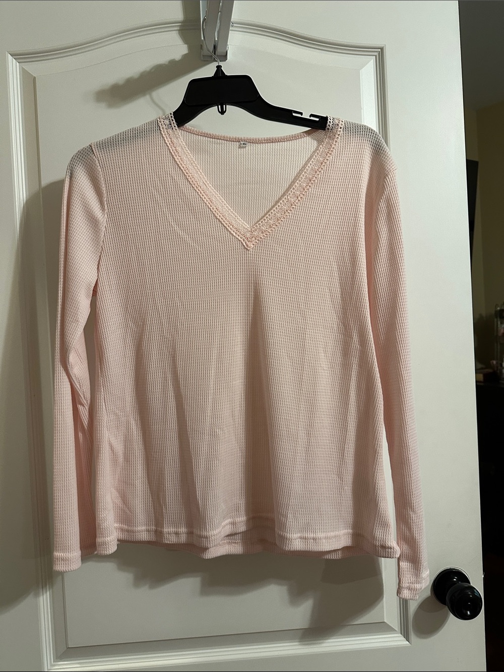 Women's V-Neck Long Sleeve Top - Light Pink